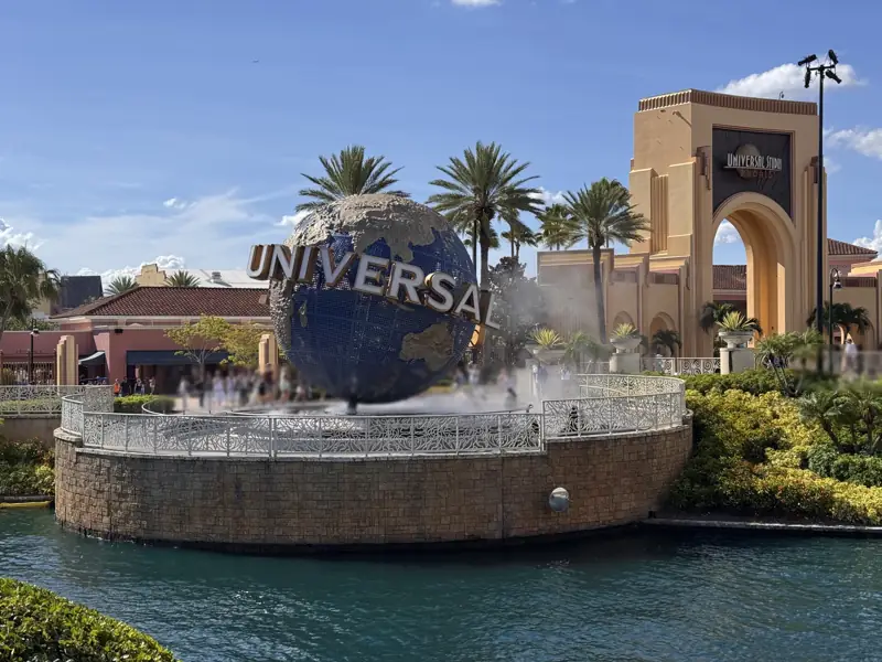 The Universal globe and entrance arch in Orlando